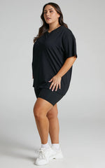 Prizza Top - Longline Boyfriend Tee Top in Black