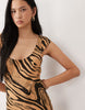 Tall mini dress with cap sleeves in brown abstract print