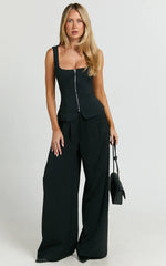 Xandria Top - Scoop Neck Hardware Zip Front Vest Top in Black