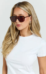 Vera Sunglasses - Square Sunglasses in Torte