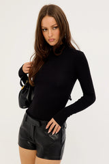 Lioness In Motion Mini Short Onyx